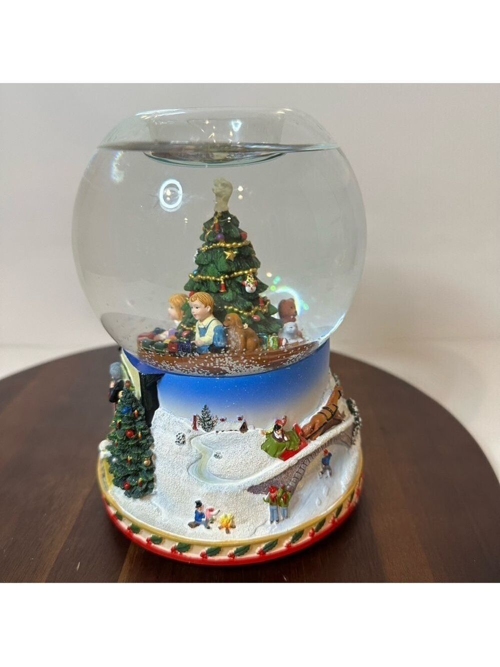 PartyLite P7655 “Christmas Morning” Musical Tealight Snow Globe (2002) Read